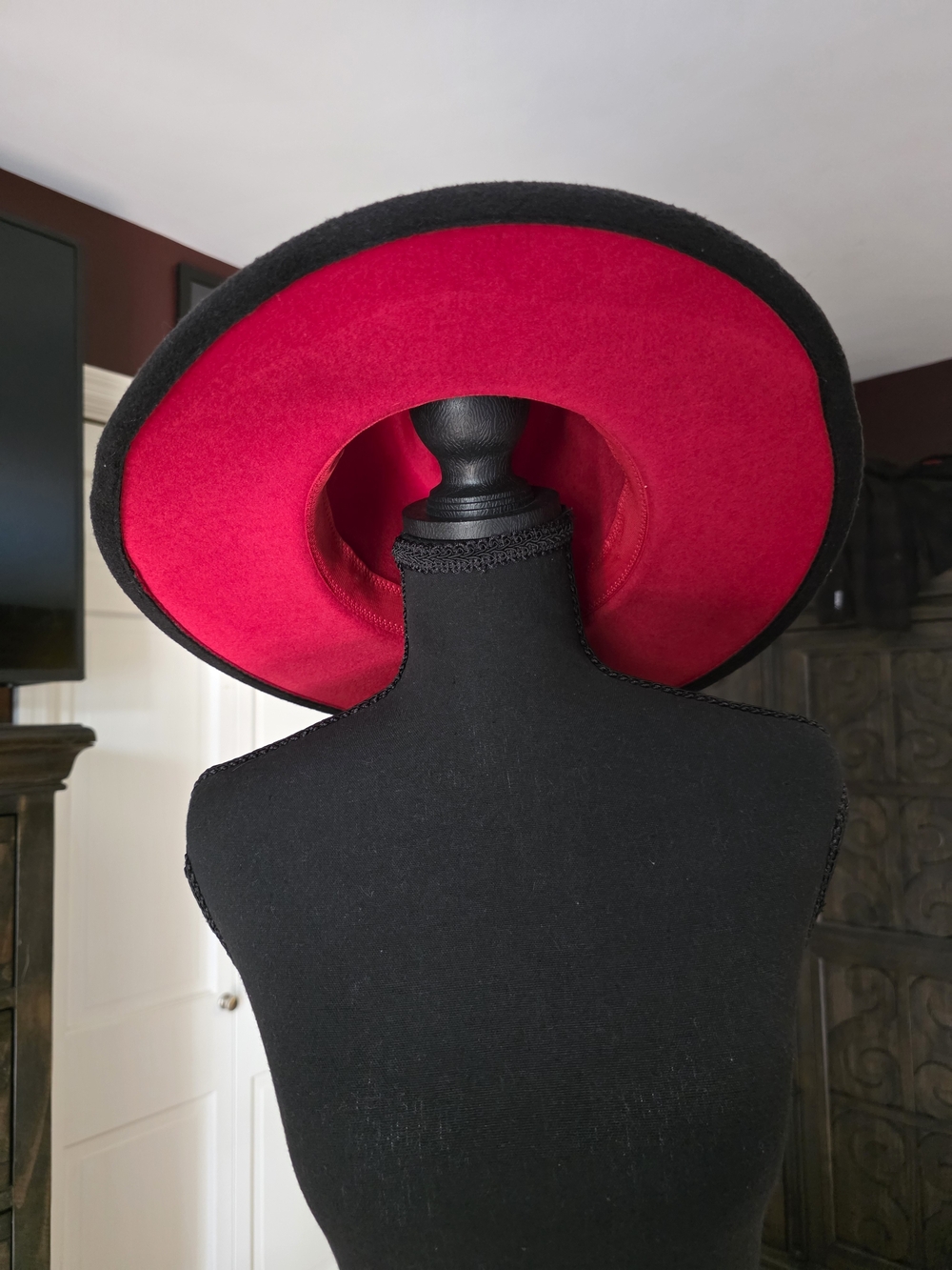 NWT Odiva Black & Red Wide Brim Fedora Hat 23" Circumference Two-Tone Felt - Picture 2 of 3
